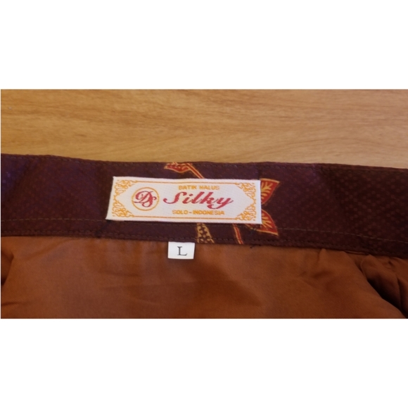 Matching set of BATIK Men's Shirt & Women's Tunic - Picture 3 of 8